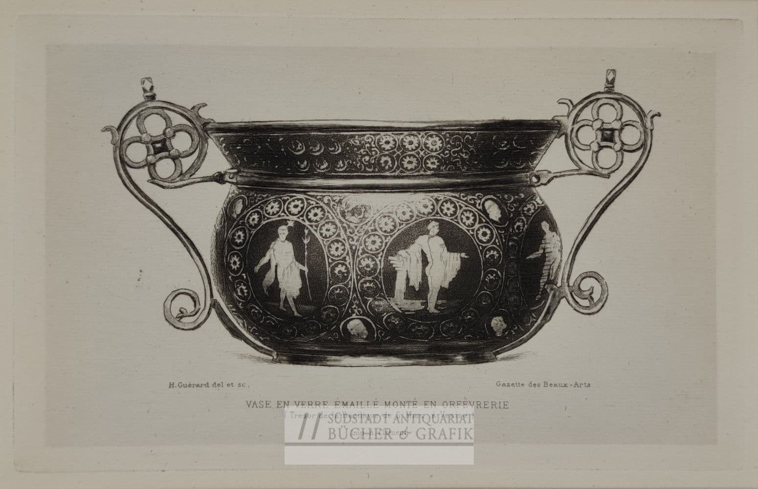Vase en verre émaillé monté en orfèverie.